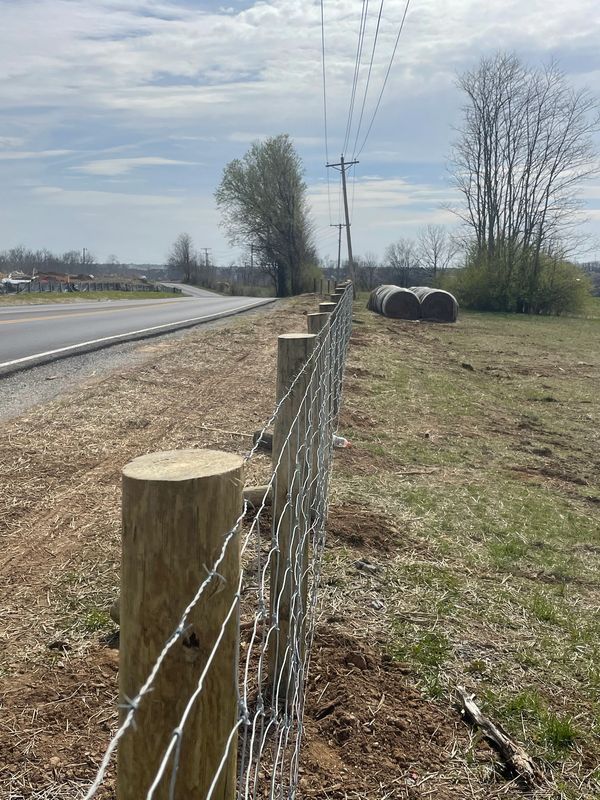 Durable and built to last posts and wire fencing for farm in Lexington, Kentucky