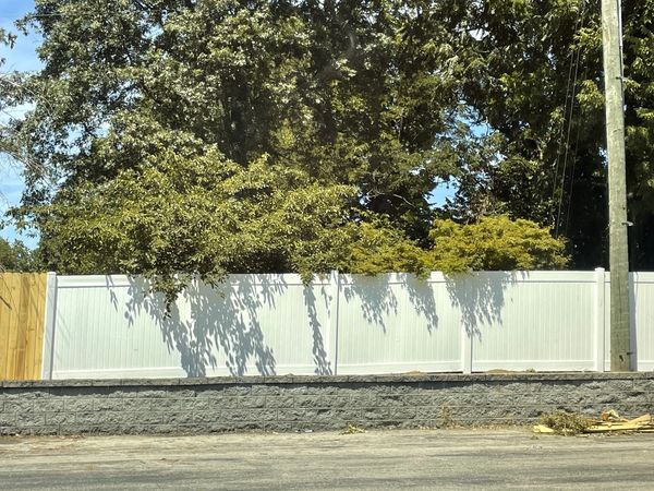 White vinyl fencing installed in Lexington, Ky