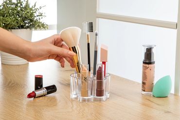 AK 507 MAKEUP DAISY ORGANIZER