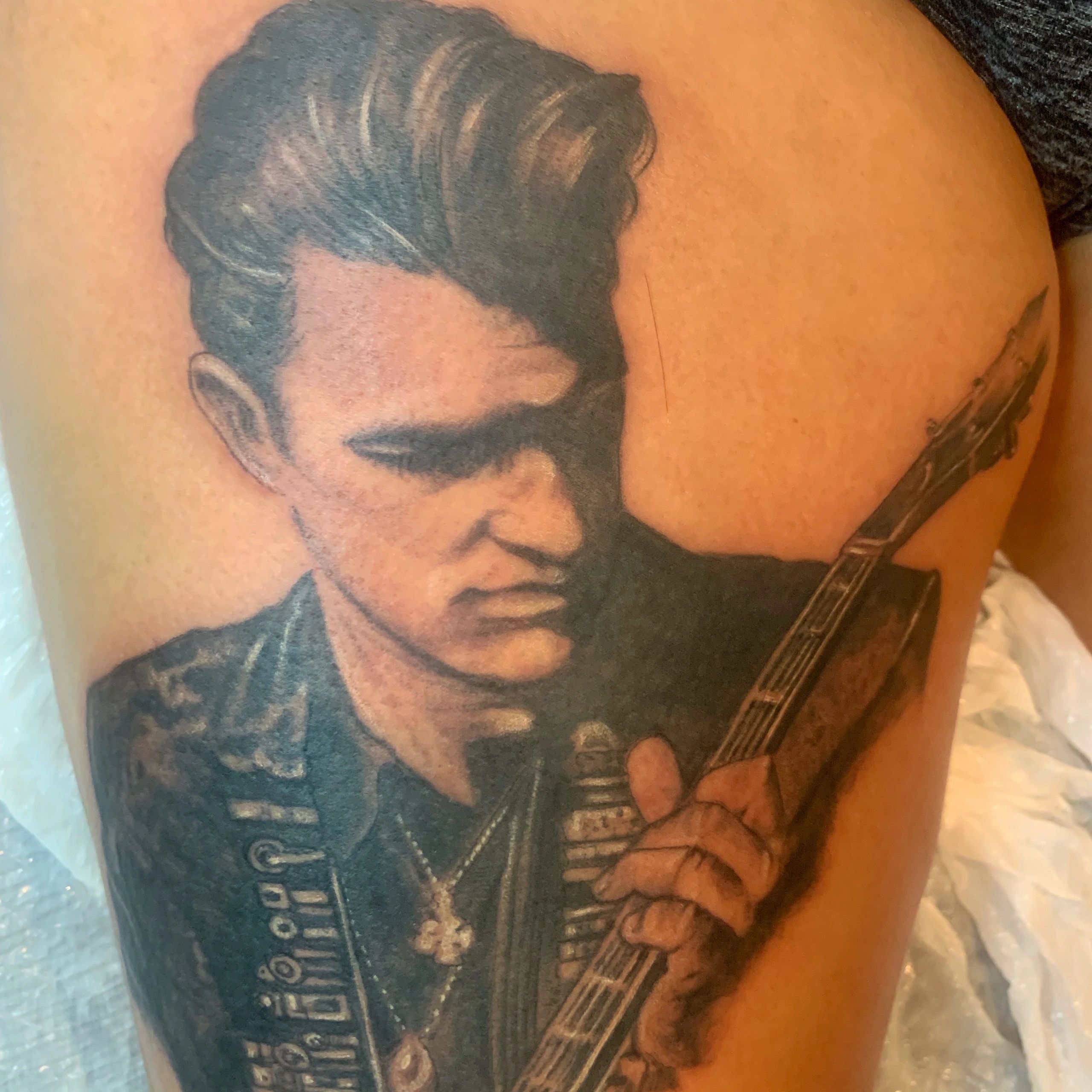 SHADOW OF COMFORT, image size:2560x2560