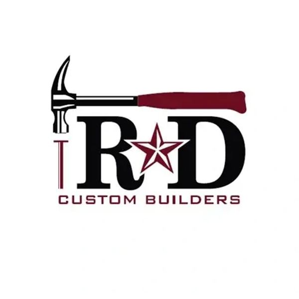 Logo of R&amp;D Custom Builders with hammer and star.