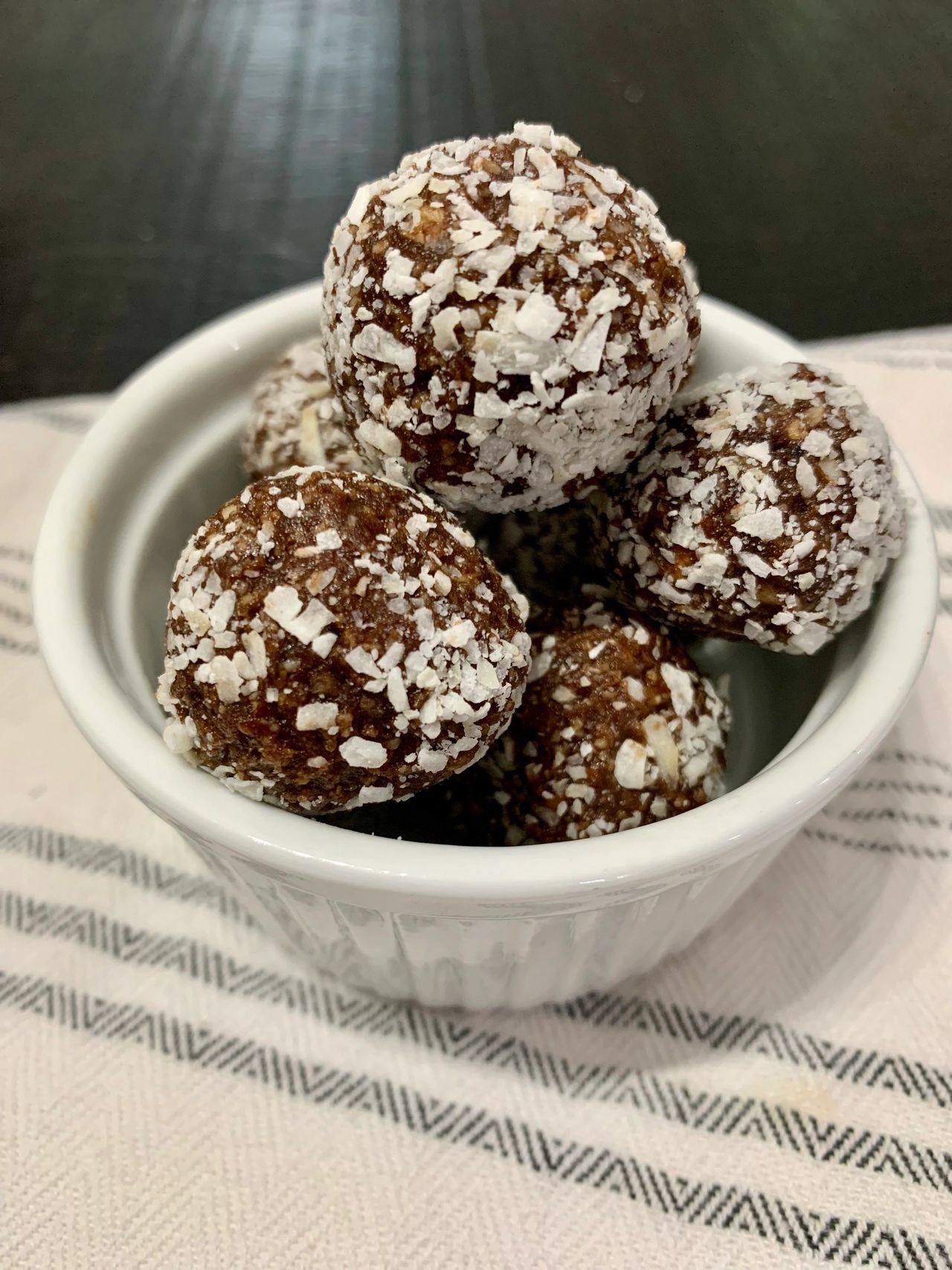 Coconut Cashew Bites 