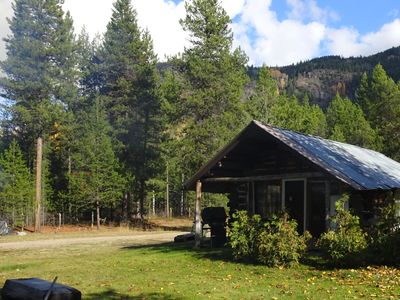 Homesteader Cabin
Built in the 1920's

One Queen, Twin  Bunk beds