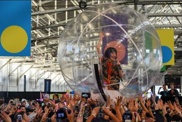 Kom-i of Wednesday Campanela surfing the crowd at J-POP SUMMIT 2017, San Francisco