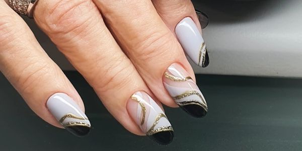 Gel manicure with nail design