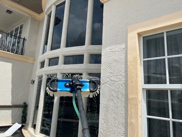 WINDOW CLEANER