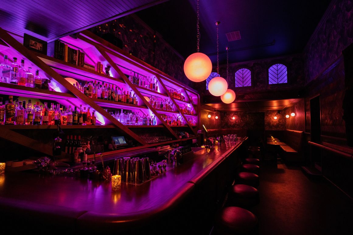 Bar photo 2