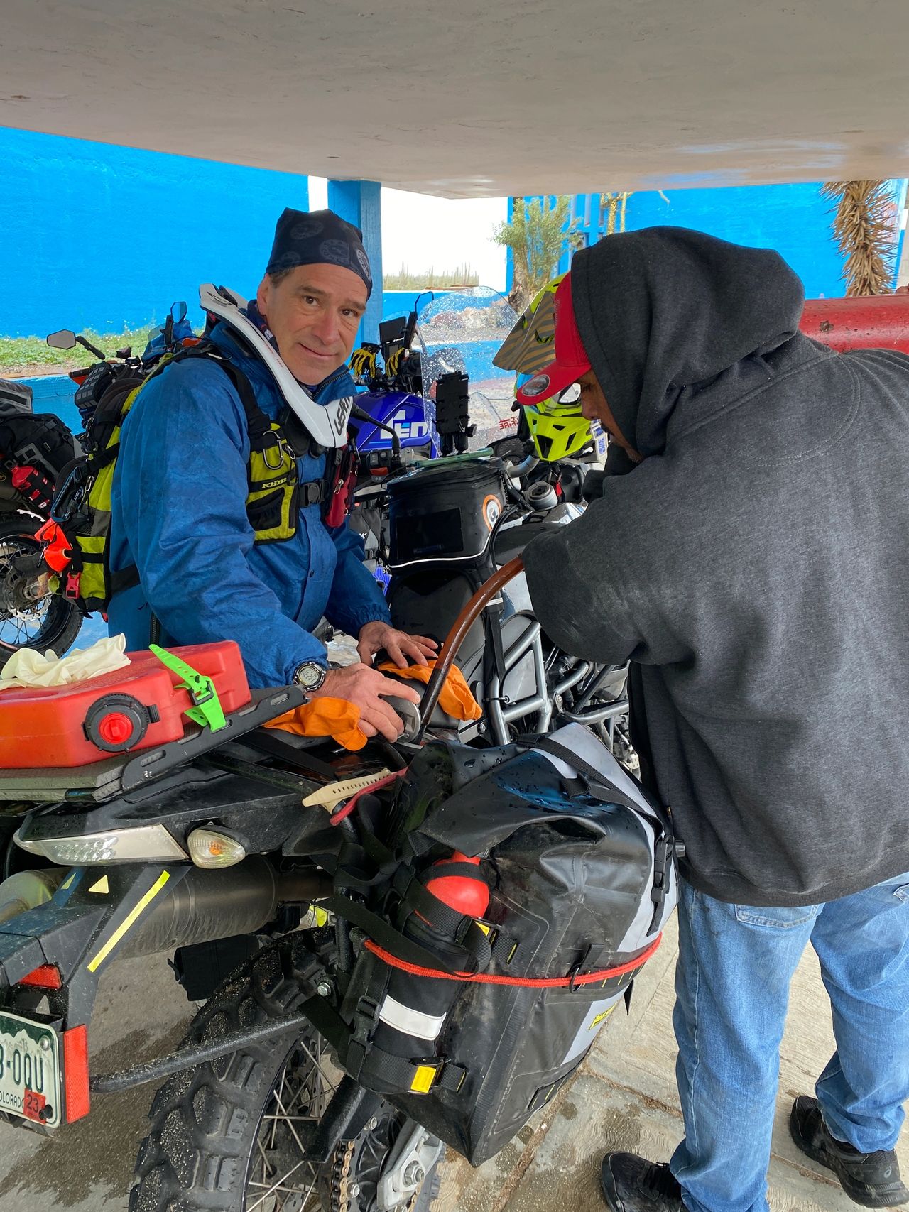 Topping off at Punta Prieta. Topping off at Punta Prieta.