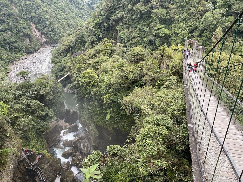 Suspension bridge at Pailon del Diablo
