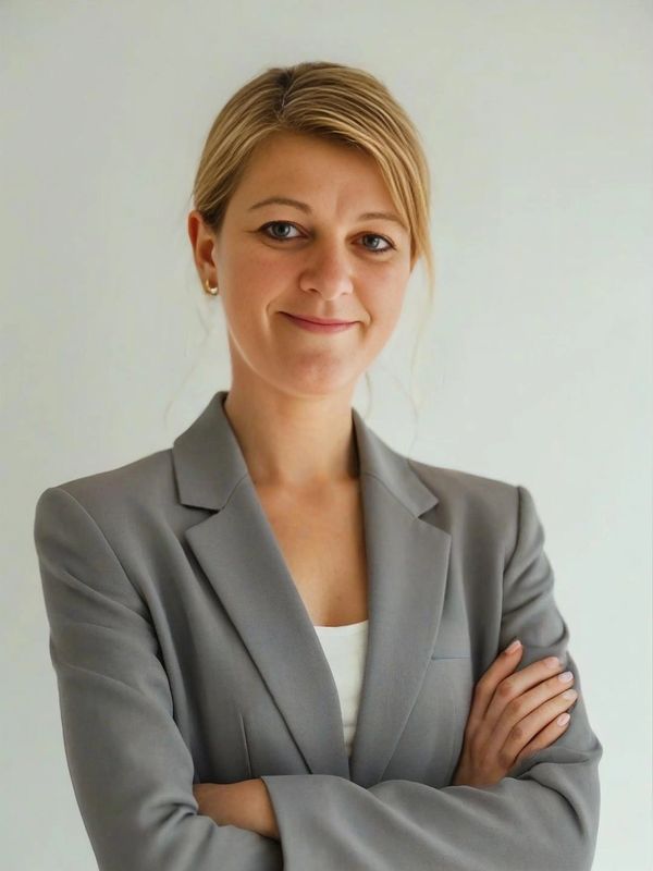 Lisa Gargaro - CBT-I Sleep Specialist, 10+ years experience, Science-based, No NHS waitlists. 