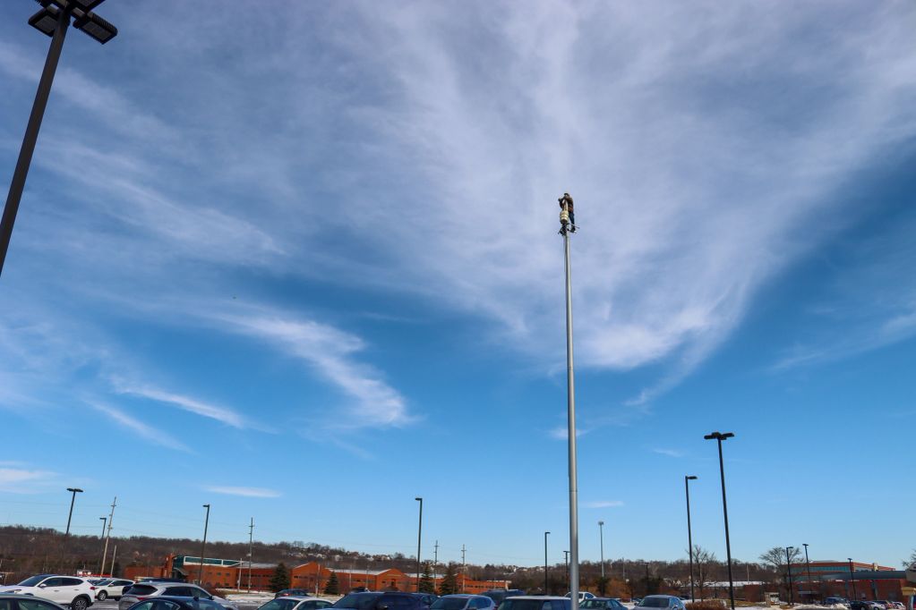 Flagpole Climber Matt Amann Flaggs USA Flagpole Repair