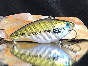 This B52 lipless crankbait is a phenominal fish finder