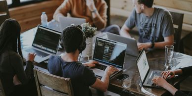 Enabling sustainable growth beyond $1M ARR for founders with team-led sales playbooks.