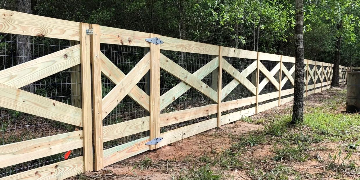 Ranch rail fence installation in willis, TX