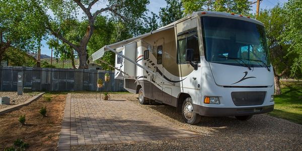 Motorhome parked in an RV space at Rancho Vida RV Park in Kirkland, Arizona