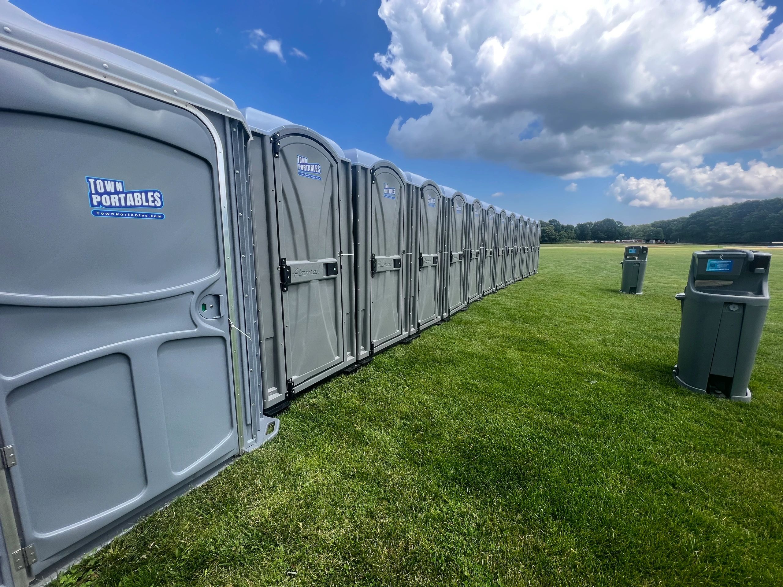 Clean and Affordable Porta Potty Rentals in Massachusetts by Town Portables