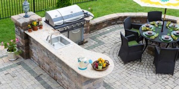 outdoor kitchen, hardscape, paver patio, pavers, retaining wall,outdoor grill, outdoor sink