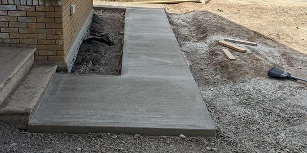 nicely build concrete walkway in Ottawa 