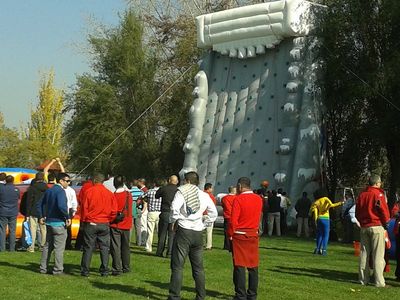 Muros De Escalada y Más. arriendo y servicio.
www.mazzivapro.cl 
F: 22 3130626