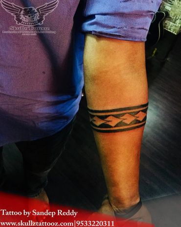 #tattoo #tattoos #inked #ink #tattoodesign #wristband #wristbandtattoo #bandtattoo  #skullztattooz 