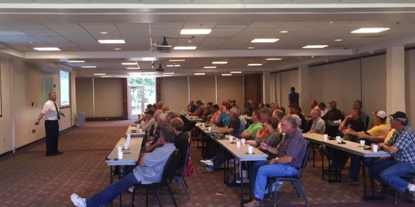 Dan Manternach speaking to farmers