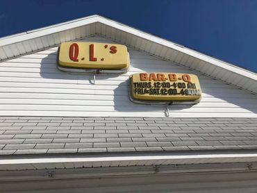 The famous Q.L.'s Barb-B-Q located in Muncie, Indiana sold kitchen items with Mr Bid Auctions.
