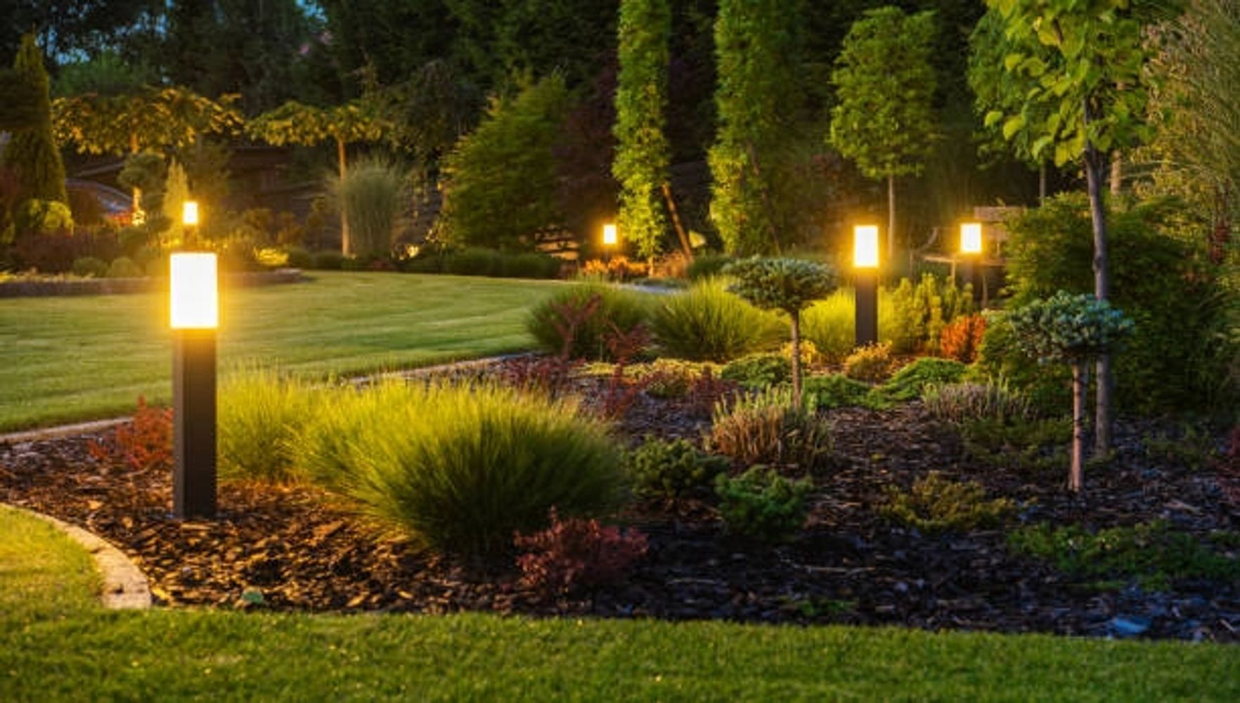 Landscaping, Hardscaping, Patio, Lawn care, tree trimming, bin rental, Oakville, Newmarket, Aurora