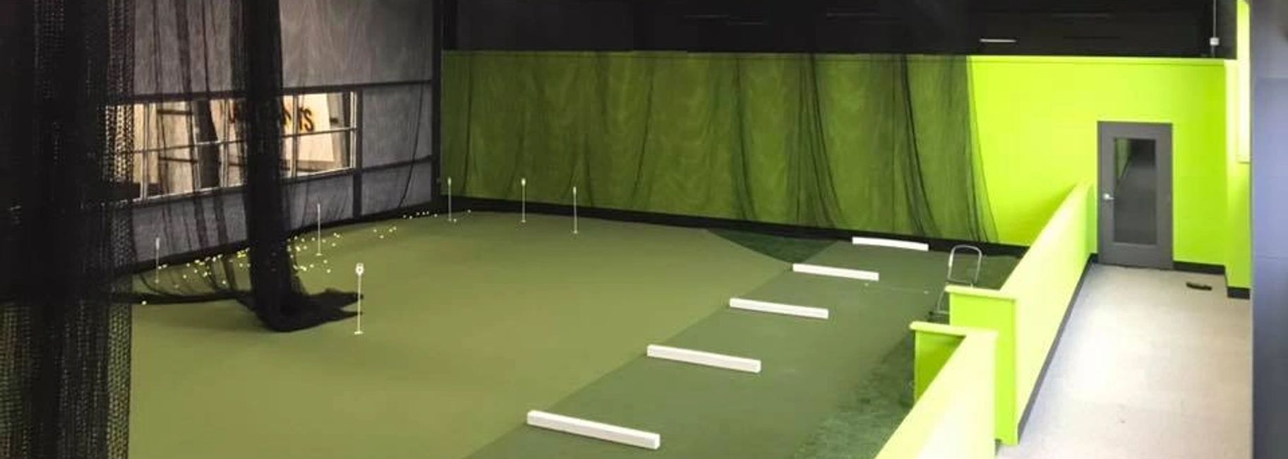 indoor-driving-range-the-golf-house