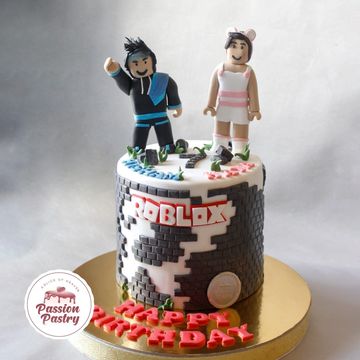 Roblox Cake  fondant