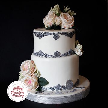 Anniversary / Wedding / Engagement Cake