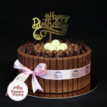 Special Mix Chocolate Cake, kitkat