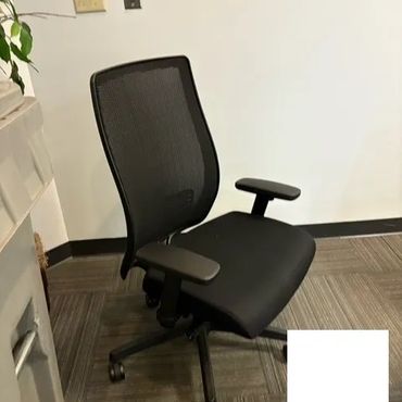 Black Highback Mesh Task Chair 