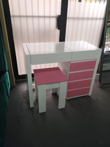 flip open dressing table