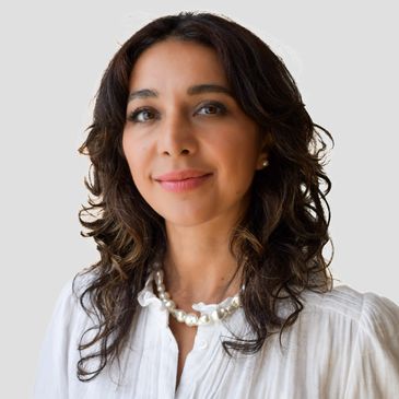 Farah Anad, Owner, Orthodontic Therapist, Director. Invisalign invisible braces expert. NW3 dentist