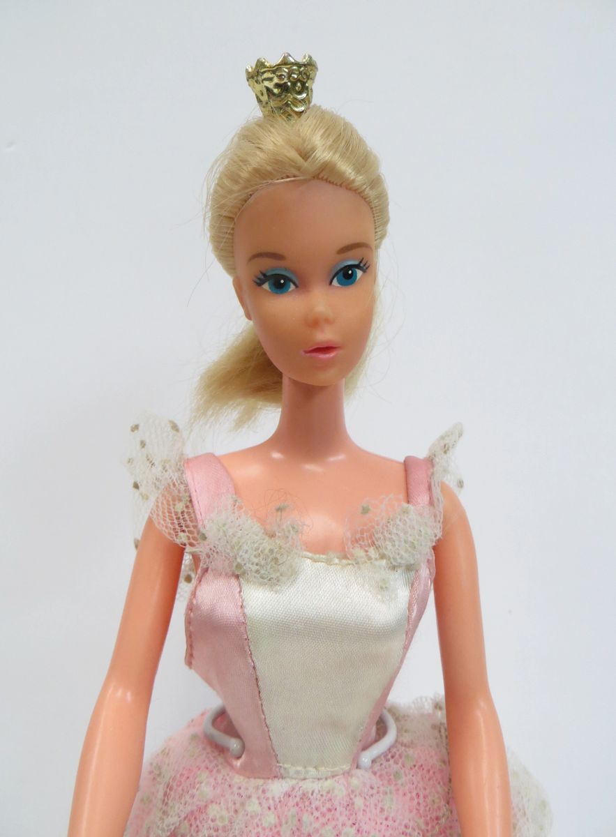 Vintage 1970s Ballerina Barbie Doll in pink tutu