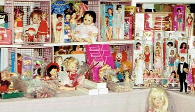 VintageDollPlaza - Makers of Doll Display Boxes and Dress Forms - Alice in  Wonderland - Kelly and Tommy