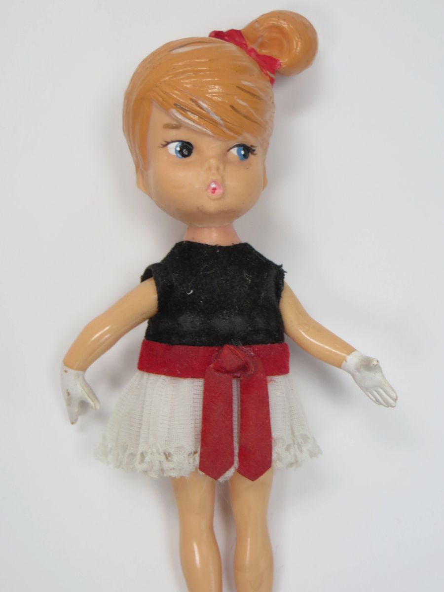 Hasbro Dolly Darling Cathy with molded hair