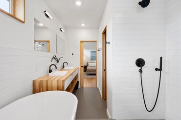 The One | Master Bathroom