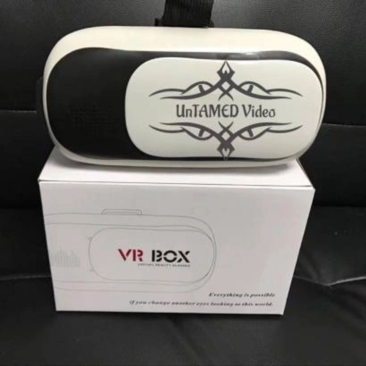 Virtual Reality Googles & Bluetooth Remote