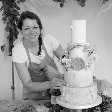 Kerry Hemms from Angels Kitchen's headshot for Sweet Gen Media 

Cake Artists