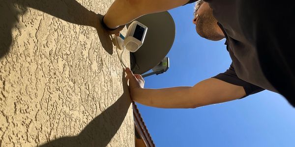 Installation of a security camera in Miami