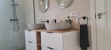 Microcement walls & full bathroom reform 