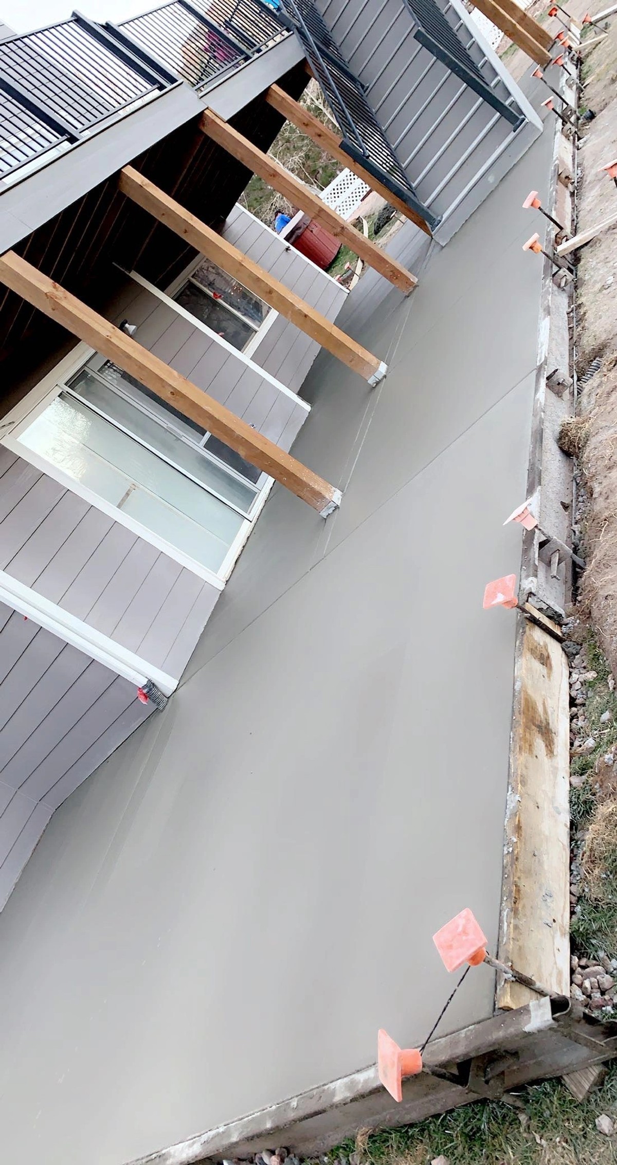 Formed and poured concrete walkway