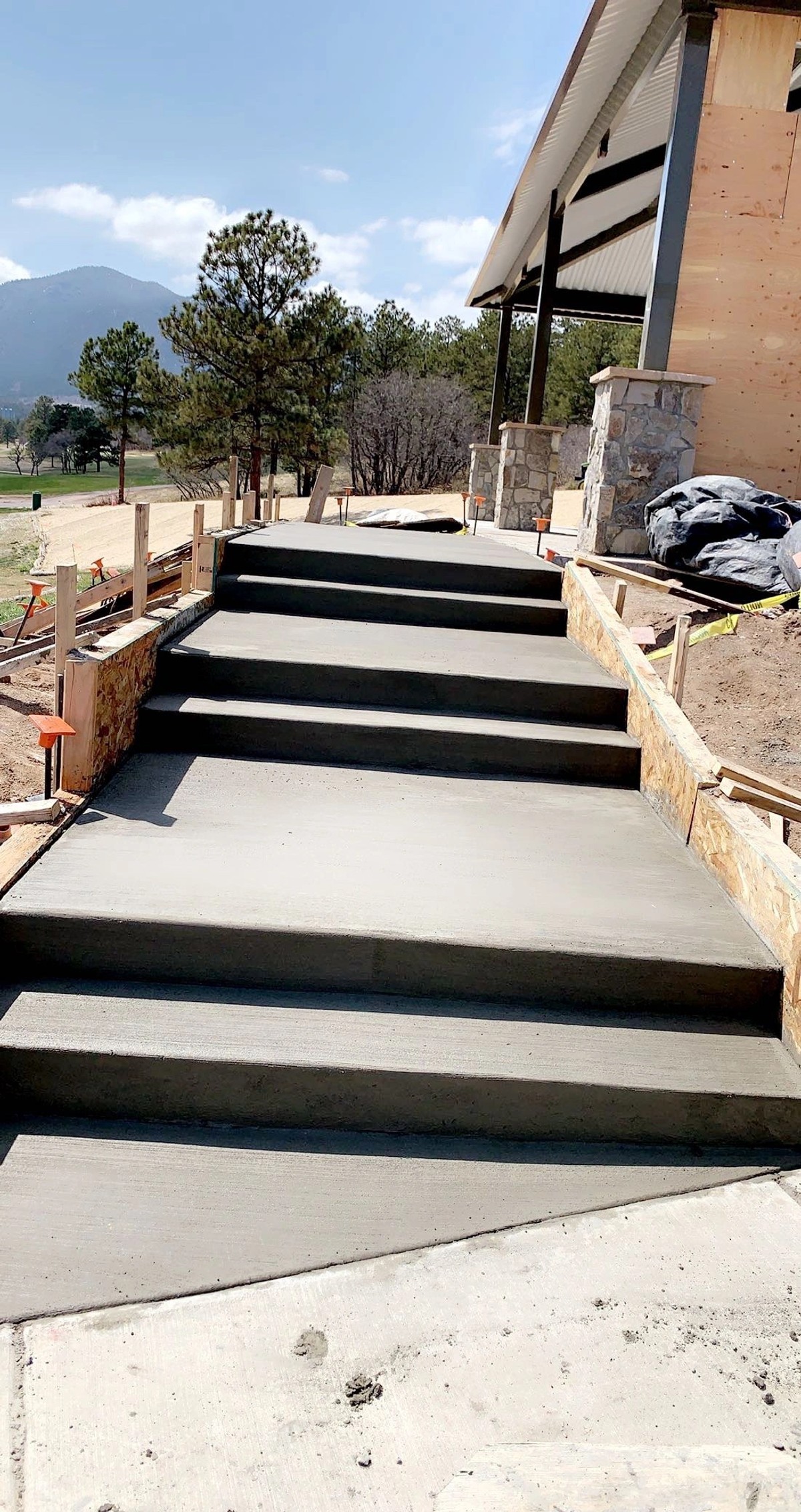 Concrete driveway approach with clean edges