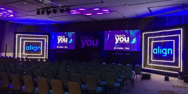 Congresos y convenciones, expos y stand, eventos corporativos
