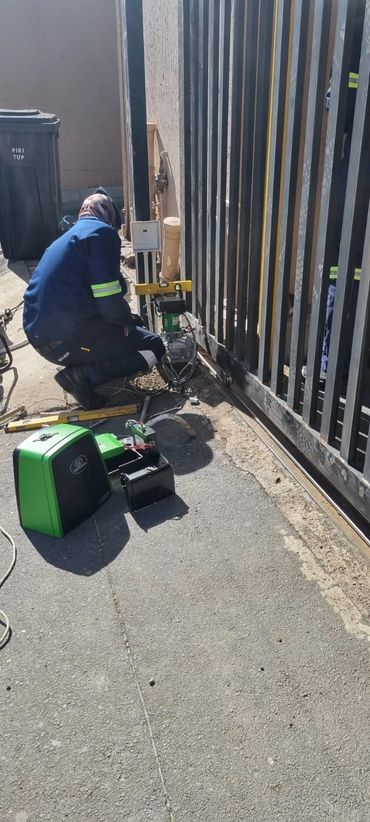 Centurion D10 Smart Gate motor installed