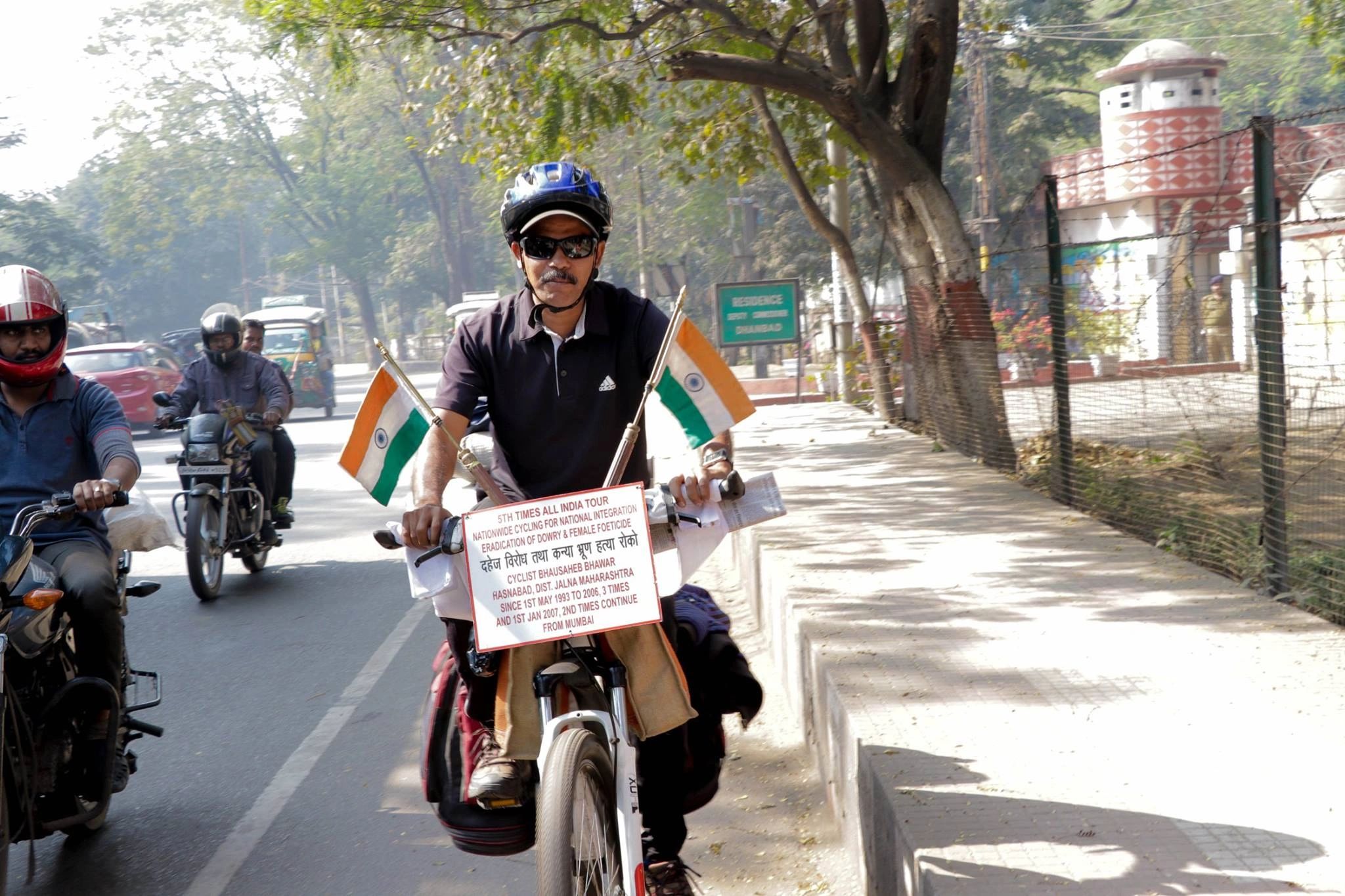 Bhausaheb is traveling for 24 years on his bicycle for a cause