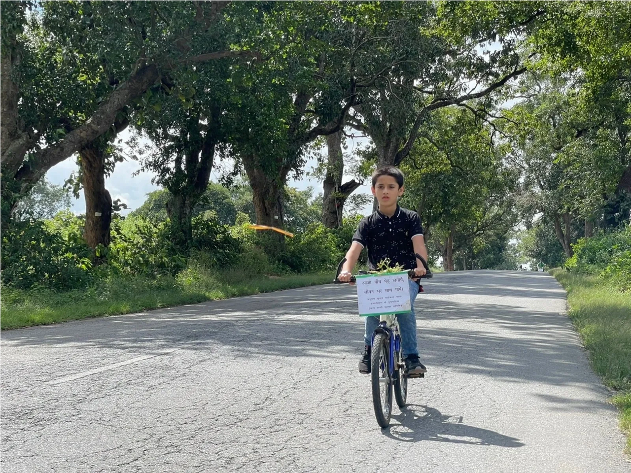 Pratyaksh riding bicycle from Hazaribag to tatijharia-Photo- Faiz Anwar