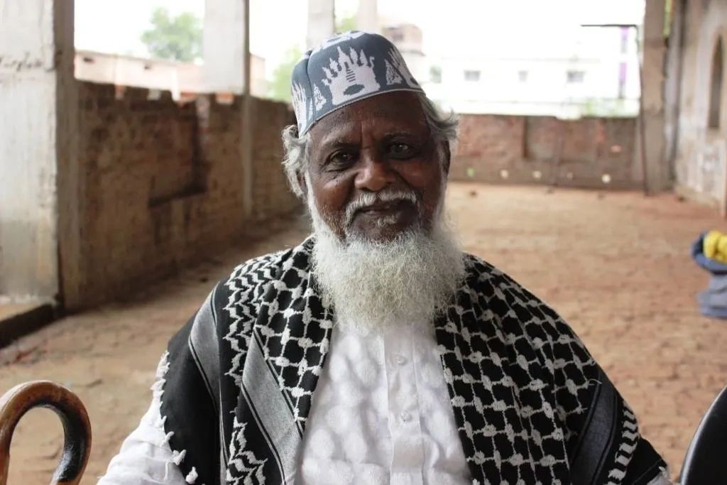 कल्लू भैया- 1956 से पान गुमटी चला रहे हैं, चौक का नाम उन्हीं के