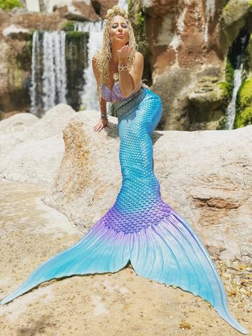 Mermaid Linzi is always ready to teach you about the marine life of the Bahamas!